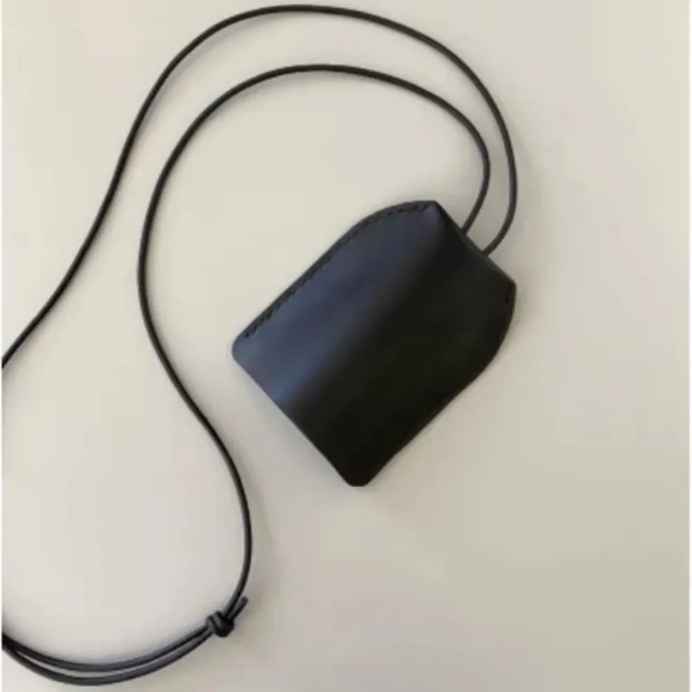 Fashion Leather Keychain Car Moto Anti Loss Hanging Neck Bag Keyring Custom Logo Izable Lanyard Adjustable Key Chain Ring Gift