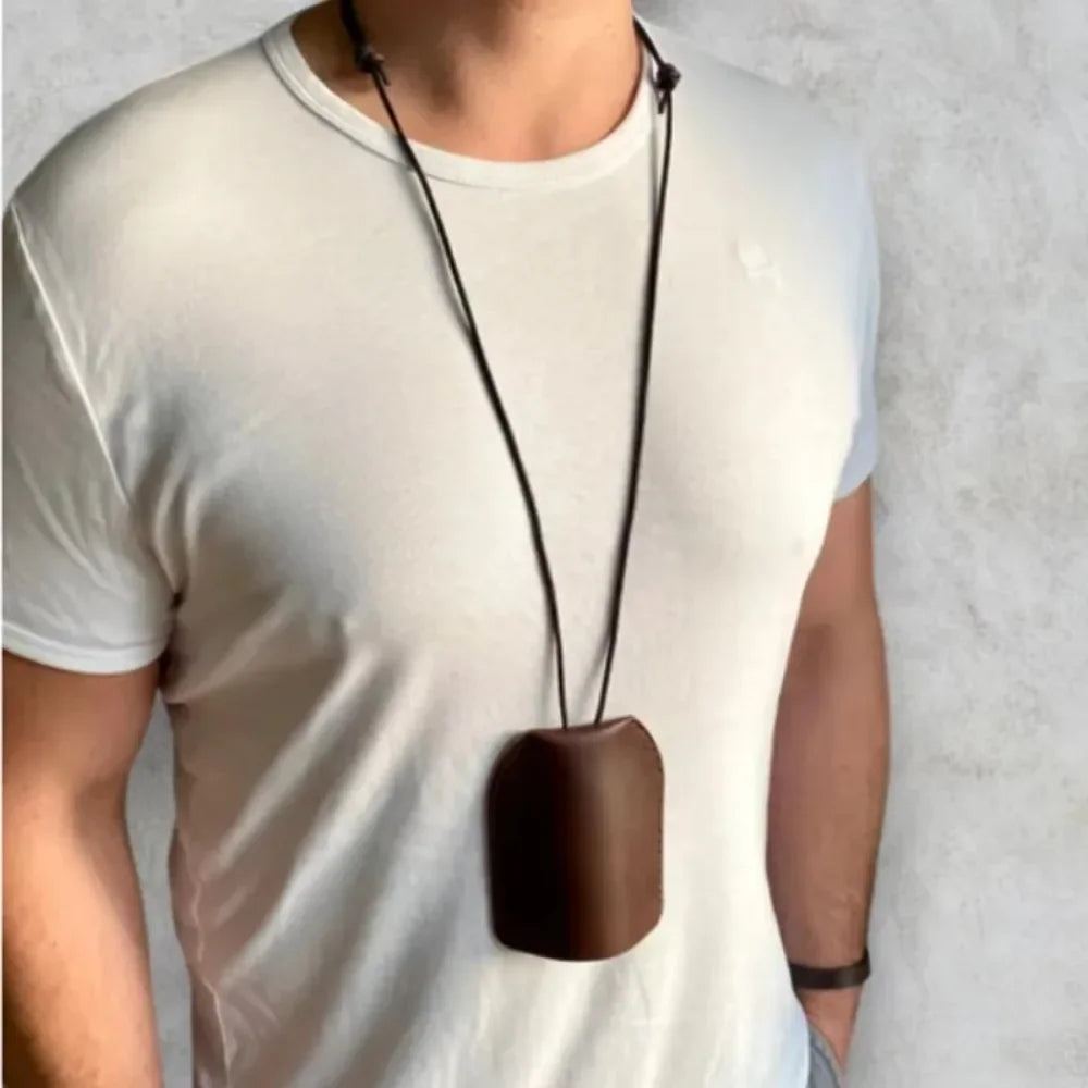 Fashion Leather Keychain Car Moto Anti Loss Hanging Neck Bag Keyring Custom Logo Izable Lanyard Adjustable Key Chain Ring Gift