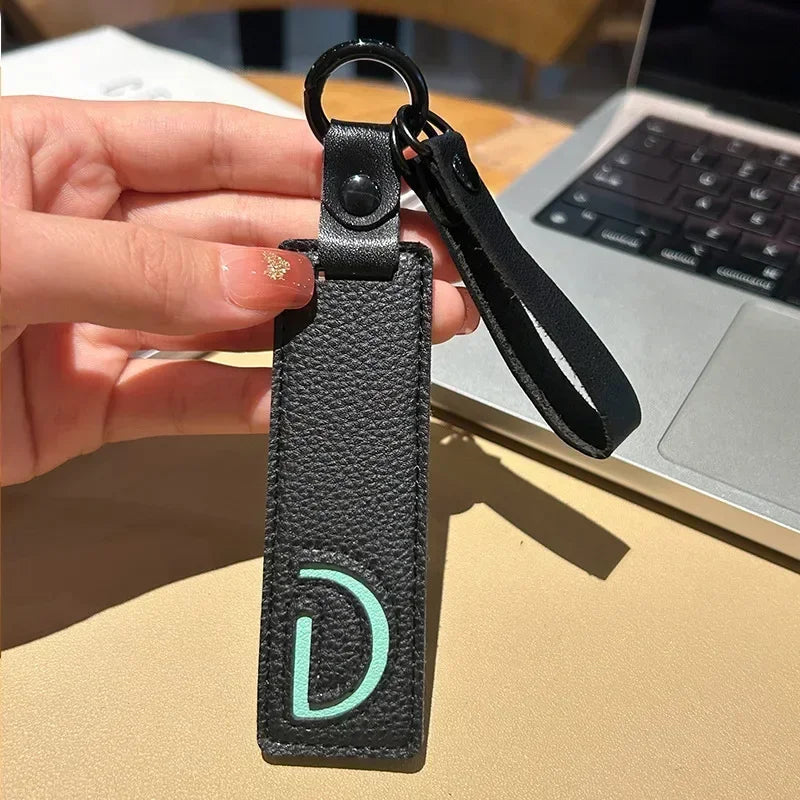 Popular A-Z 26 Letter Leather Keychain Engraved Custom Logo Name with Handbag Keyring for Woman Man Moto Car Key Ring Chain Gift