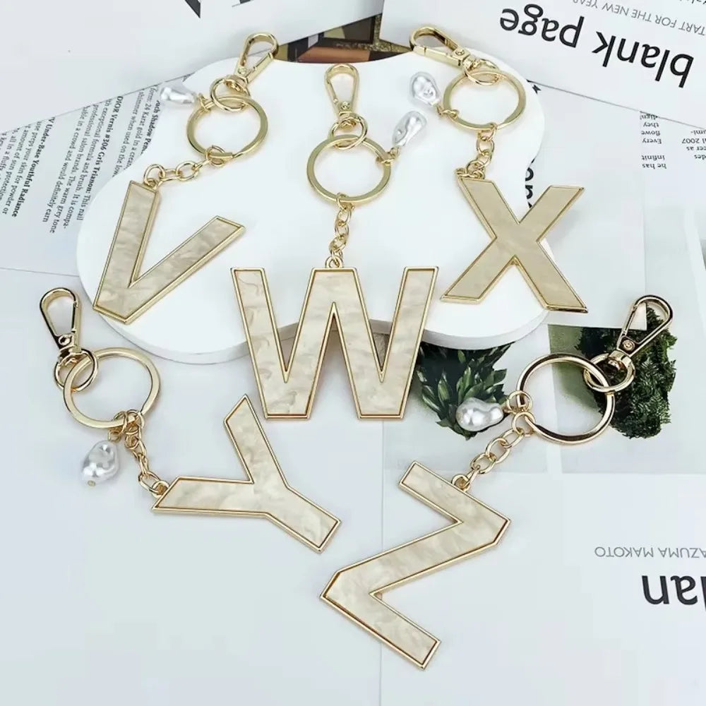 Fashion Pendant Keychain with Luxury Pearl Decoration A-Z Initials Keyring Couples Metal Initial Pendant DIY Gift for Men Women