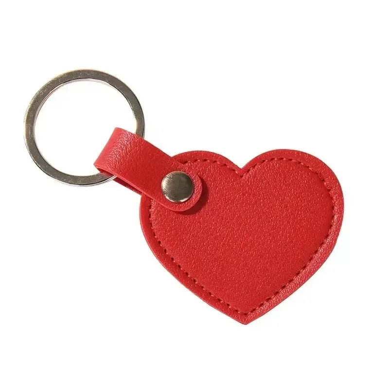 Custom Name Logo Creative Fashionable Leather Love Heart Keychain Pendant Bag Keyrings for Men and Women Key Chain Ring Gift