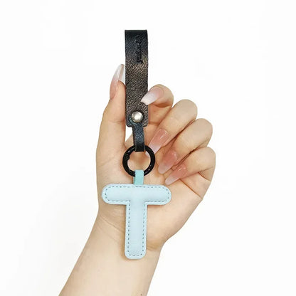 A To Z Alphabet PU Leather Fashion Keychain Charms 26 Initial Letter Keyring Candy Color Phone Pendant Car Key Chain Ring Gift