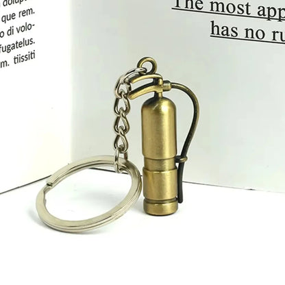 Custom Logo Mini Extinguisher Keychain Creative Metal Fire Fire Fighting Gift Key Chain Car Laser Engraving for Men Lover Gift