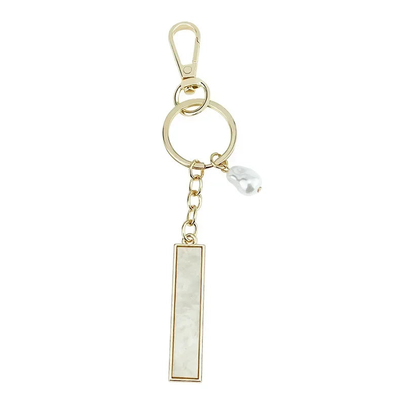 Fashion Pendant Keychain with Luxury Pearl Decoration A-Z Initials Keyring Couples Metal Initial Pendant DIY Gift for Men Women