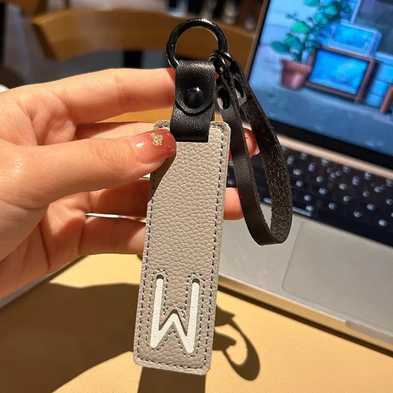 Popular A-Z 26 Letter Leather Keychain Engraved Custom Logo Name with Handbag Keyring for Woman Man Moto Car Key Ring Chain Gift
