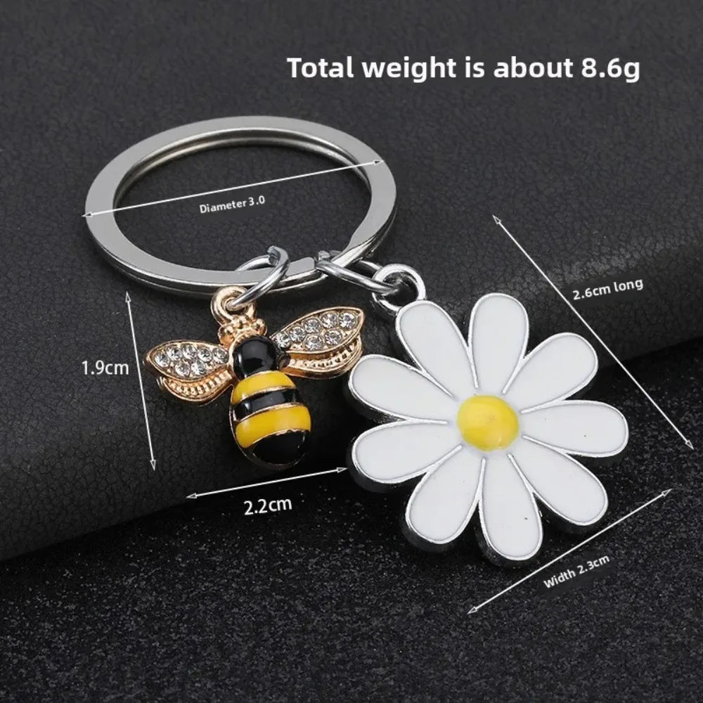 Originality 3D Flower Metal Bee Keychain Three-dimensional Backpack Pendant Keyring Personalization Badge Key Chain Ring Gift
