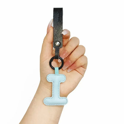 A To Z Alphabet PU Leather Fashion Keychain Charms 26 Initial Letter Keyring Candy Color Phone Pendant Car Key Chain Ring Gift