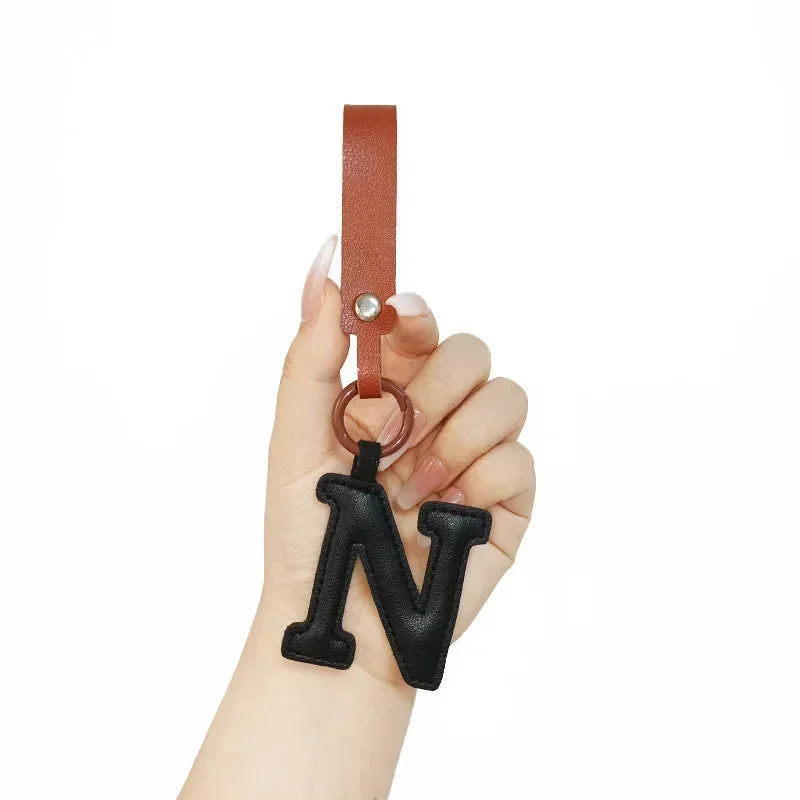 A To Z Alphabet PU Leather Fashion Keychain Charms 26 Initial Letter Keyring Candy Color Phone Pendant Car Key Chain Ring Gift