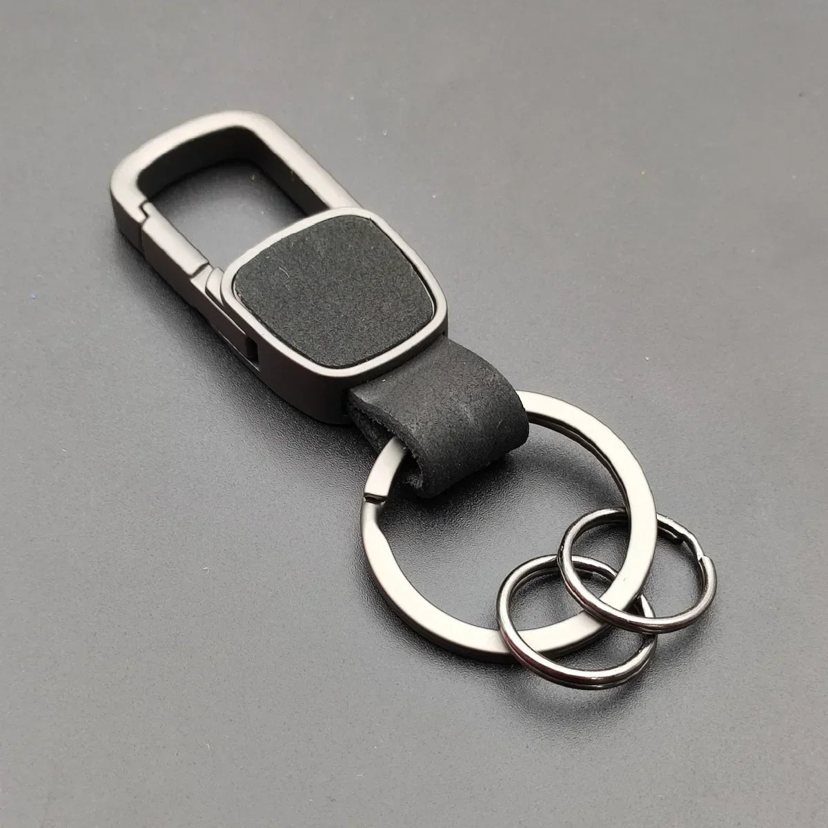 Fashion Frosted Leather Keychains Car Key Chain Ring Custom Logo Name Waist Hanged Holder Business for Men Women Keyring Gift