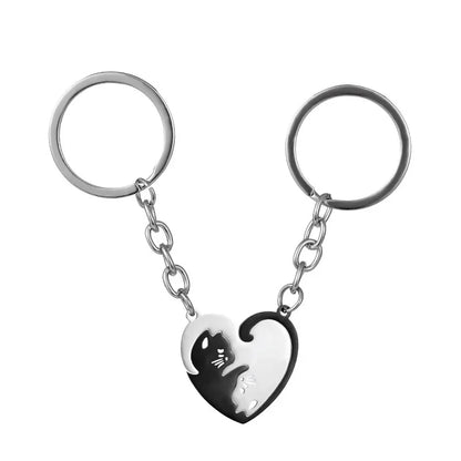 Lovers Black and White Matching Cat Keychain Metal Pendant Creative Bag Keyring Patchwork Heart Cute Key Chain Ring Couple Gift