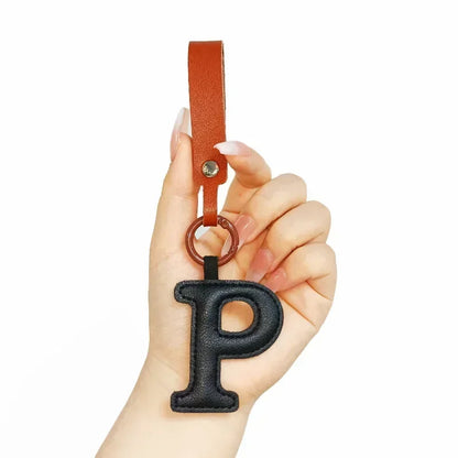 A To Z Alphabet PU Leather Fashion Keychain Charms 26 Initial Letter Keyring Candy Color Phone Pendant Car Key Chain Ring Gift