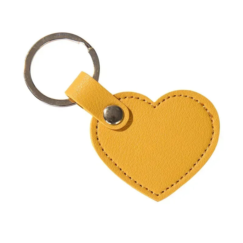 Custom Name Logo Creative Fashionable Leather Love Heart Keychain Pendant Bag Keyrings for Men and Women Key Chain Ring Gift