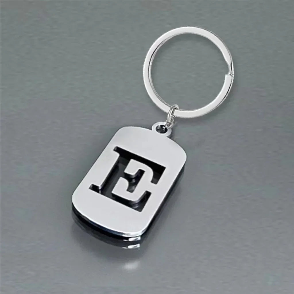 Popular A-Z Square Brand Stainless Steel Keychain 26 Letter Keyring Pendant Key Ring Buckle Chains for Car Motorcyle Gift