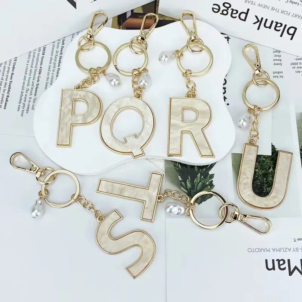 Fashion Pendant Keychain with Luxury Pearl Decoration A-Z Initials Keyring Couples Metal Initial Pendant DIY Gift for Men Women