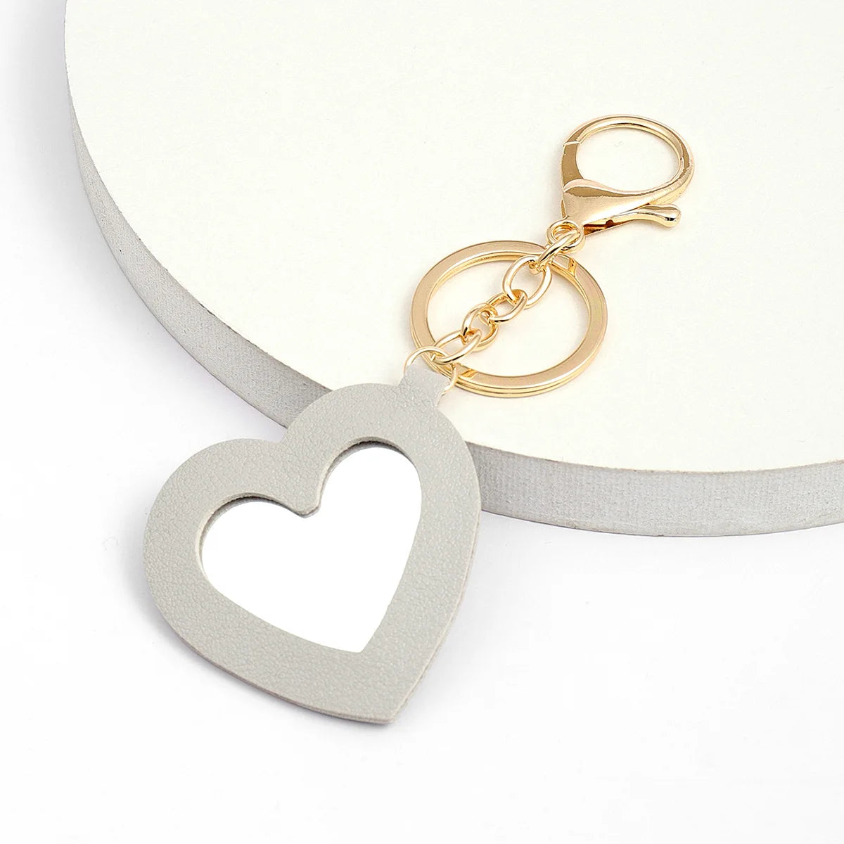 Custom  LOGO Name Leather Put on Makeup Mirror Keychain Love Core Heart Keyring for Woman Pendant Key Ring Chain Gift