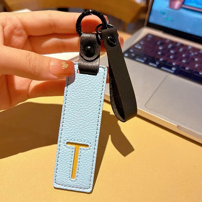 Popular A-Z 26 Letter Leather Keychain Engraved Custom Logo Name with Handbag Keyring for Woman Man Moto Car Key Ring Chain Gift