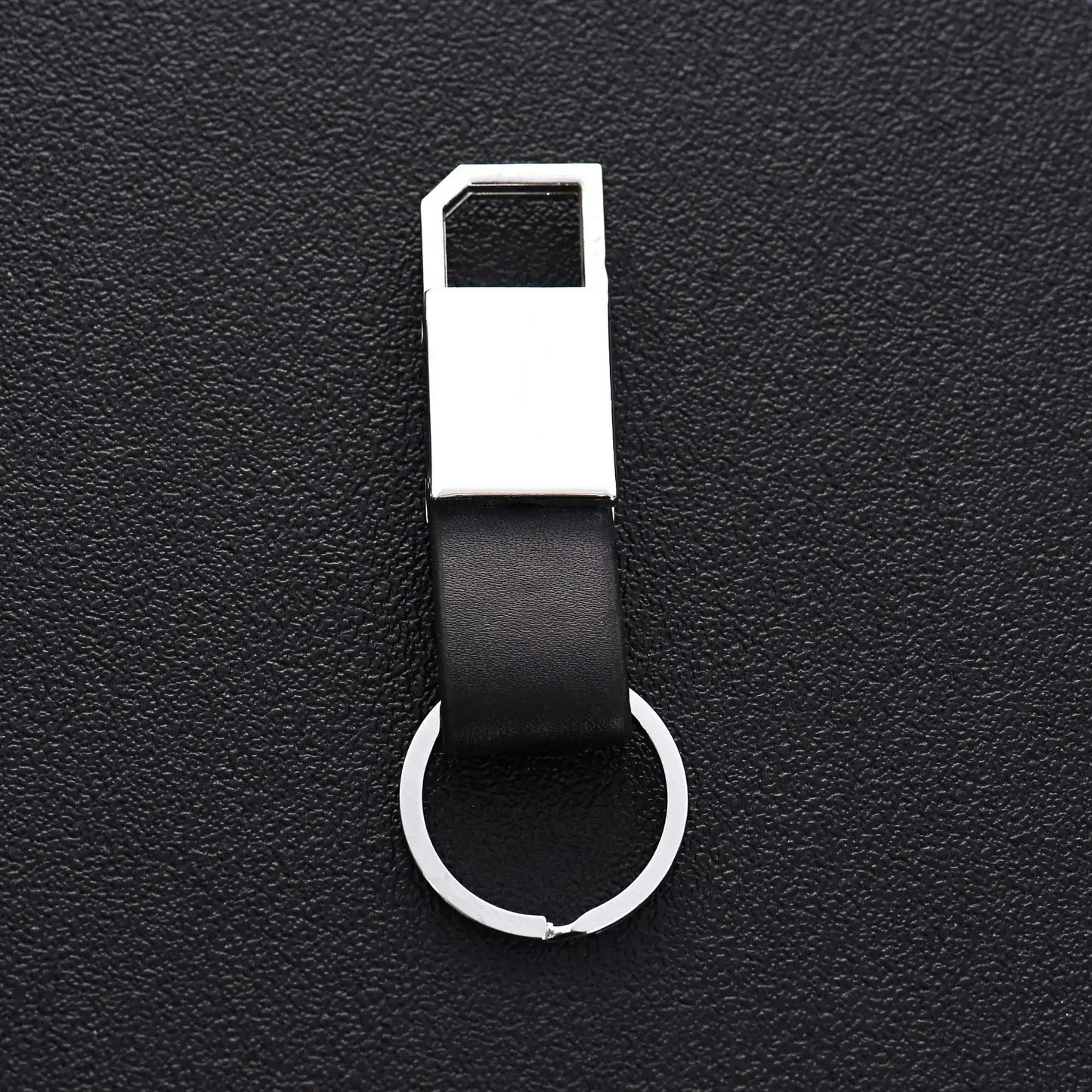 Custom Laser Logo Name Keychain Men Business Metal Genuine Leather Keyring luxury Creative Car Moto Key Chain Ring Gift