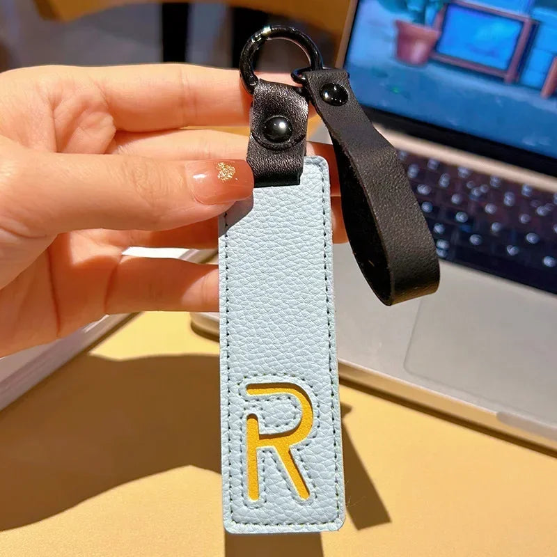 Popular A-Z 26 Letter Leather Keychain Engraved Custom Logo Name with Handbag Keyring for Woman Man Moto Car Key Ring Chain Gift