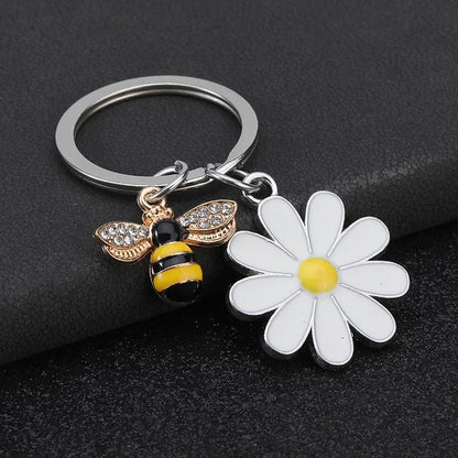Originality 3D Flower Metal Bee Keychain Three-dimensional Backpack Pendant Keyring Personalization Badge Key Chain Ring Gift