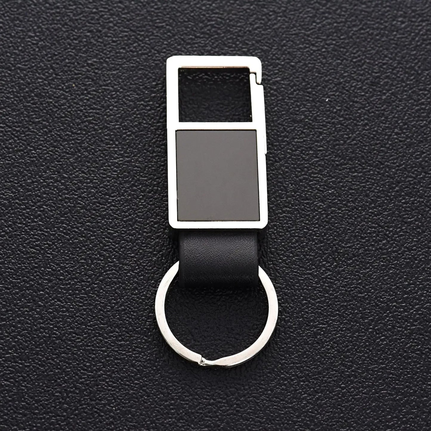 Custom Laser Logo Name Keychain Men Business Metal Genuine Leather Keyring luxury Creative Car Moto Key Chain Ring Gift