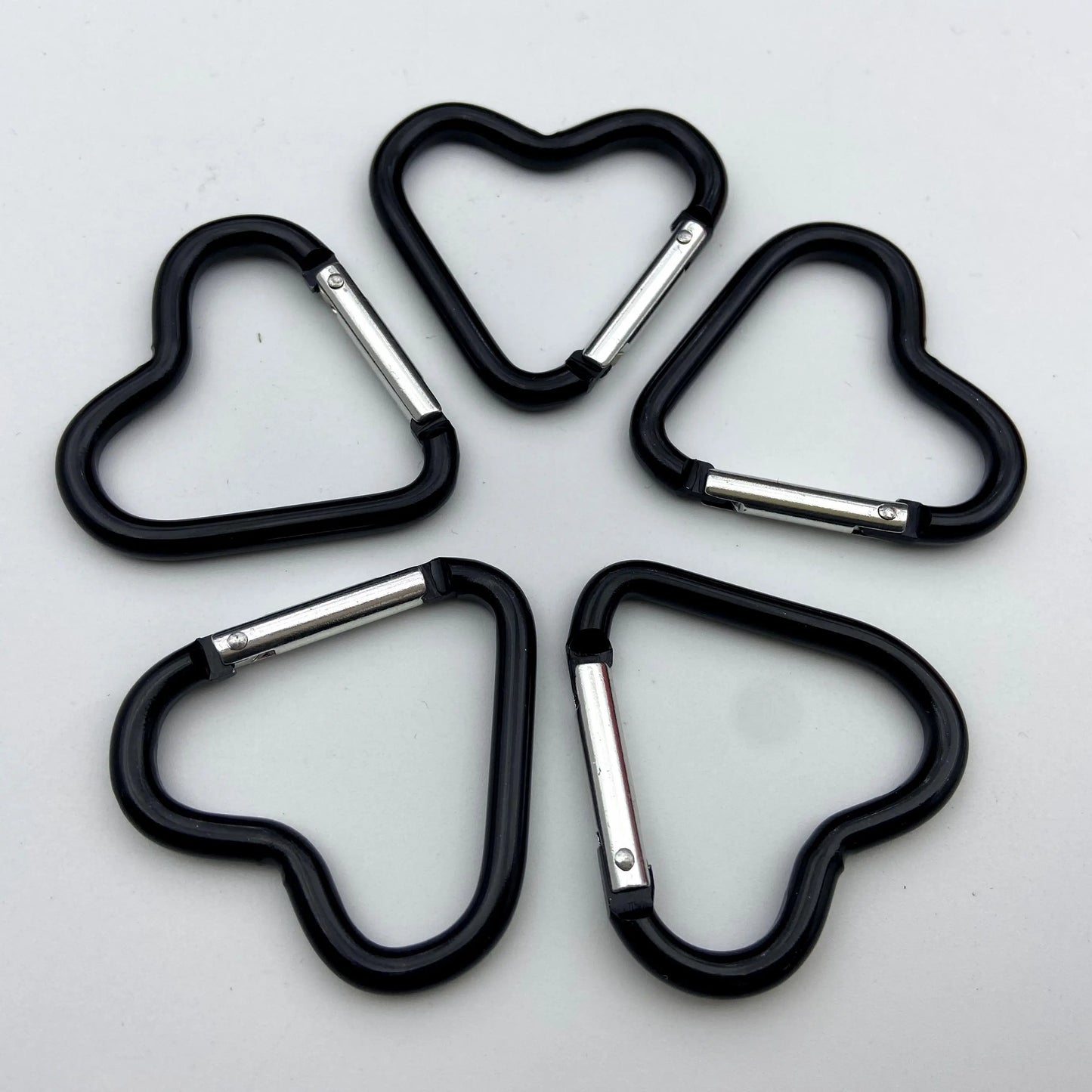 5PCS Heart Shaped Metal Carabiner Keychain Carabiner Outdoor Climbing Camping Key Ring Multi Travel Kit Hook Hanging Keyring