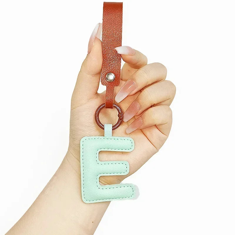 A To Z Alphabet PU Leather Fashion Keychain Charms 26 Initial Letter Keyring Candy Color Phone Pendant Car Key Chain Ring Gift