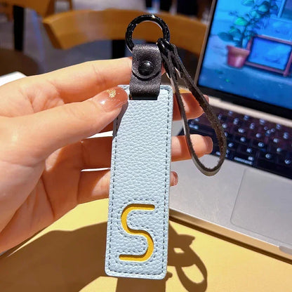 Popular A-Z 26 Letter Leather Keychain Engraved Custom Logo Name with Handbag Keyring for Woman Man Moto Car Key Ring Chain Gift