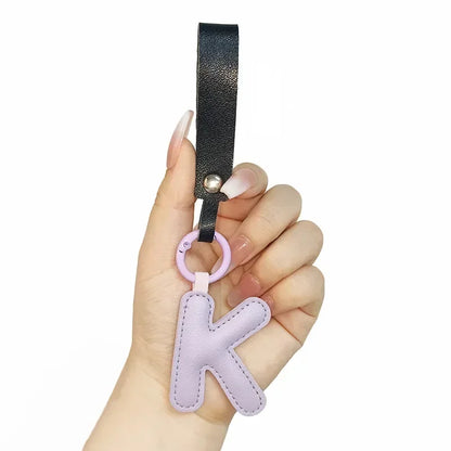 A To Z Alphabet PU Leather Fashion Keychain Charms 26 Initial Letter Keyring Candy Color Phone Pendant Car Key Chain Ring Gift